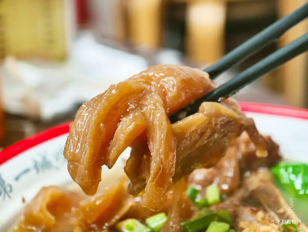 第一城咖啡麵食店內保有傳統懷舊氛圍的用餐環境 第一城咖啡麵食店內保有傳統懷舊氛圍的用餐環境
