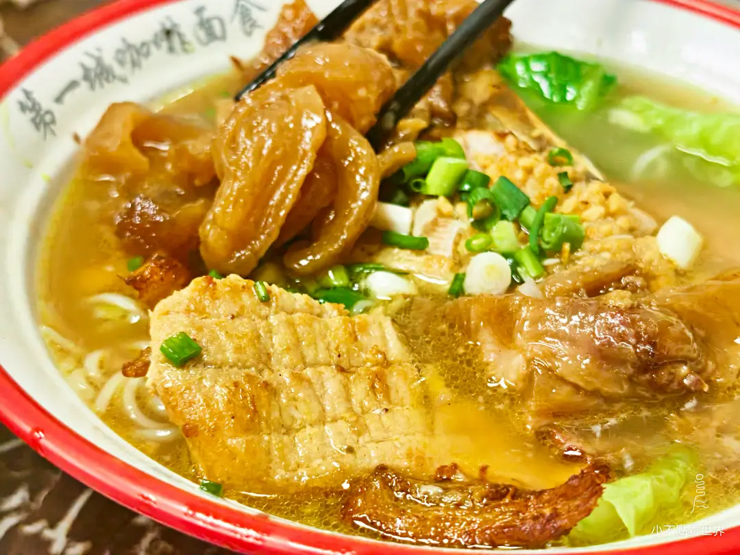 近拍鮮甜肥美的蠔仔豬雜麵 近拍鮮甜肥美的蠔仔豬雜麵