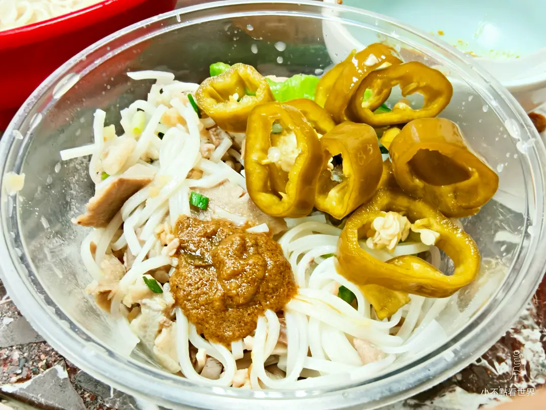 第一城咖啡麵食的飲品與粉麵類價目表特寫 第一城咖啡麵食的飲品與粉麵類價目表特寫
