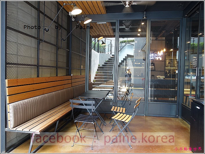 江南221B in Seoul coffee lounge (25).JPG