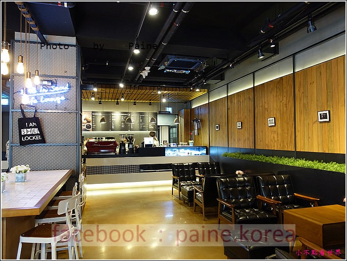 江南221B in Seoul coffee lounge (17).JPG