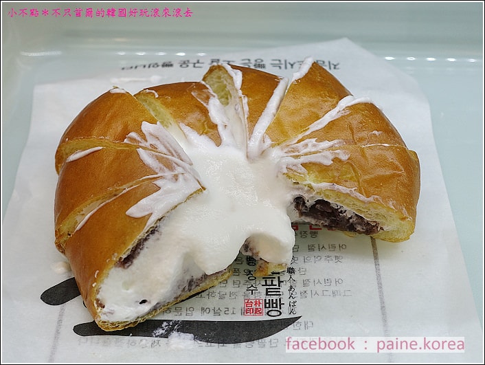 釜山爆漿鮮奶油紅豆麵包 (6).JPG